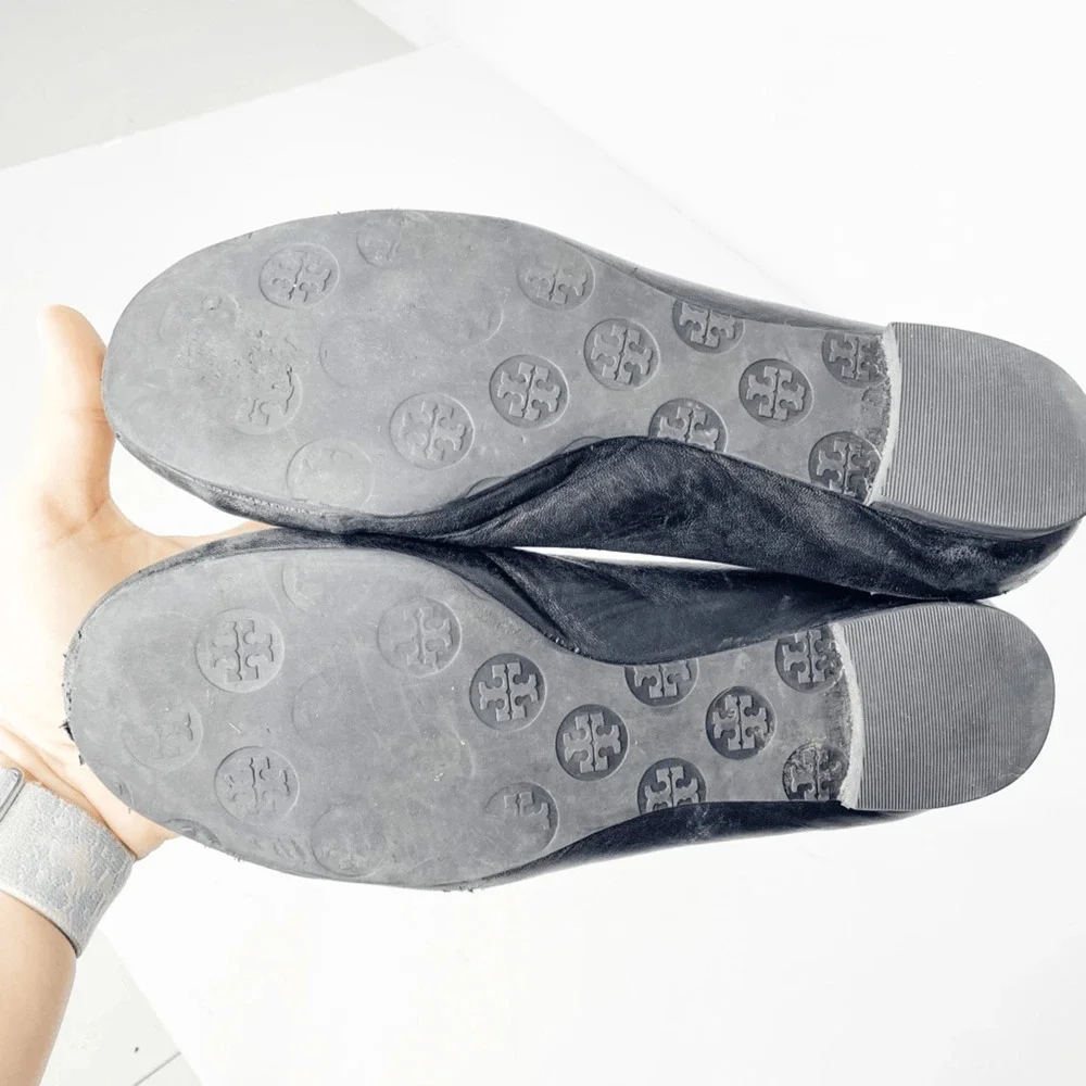 Tory Burch Reva Ballet Flat Black Nappa leather gold medallion logo womens 8 - Picture 4 of 9